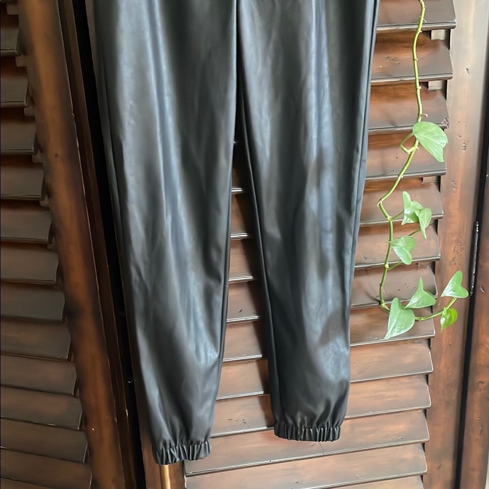 Guess NWOT Black Faux Leather Jogger Pants XS - Picture 3 of 9